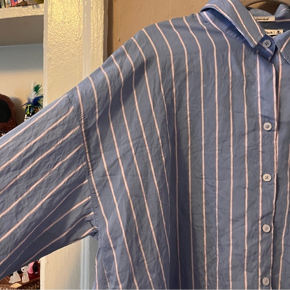 🏷️ 🆕 abercrombie & fitch • pink & blue striped button-down shirt with collar - Picture 10 of 16